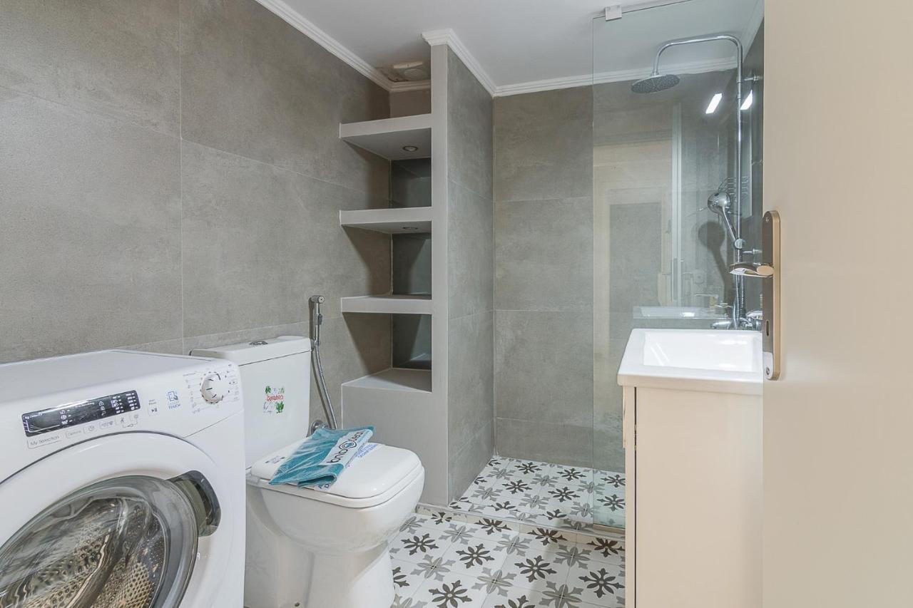 A Modern 2-Bedroom Apartment Near Areios Pagos Athen Eksteriør billede