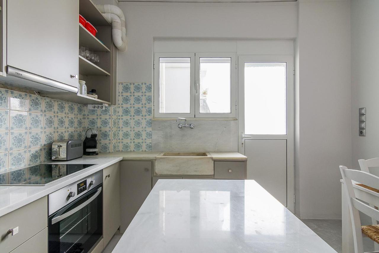 A Modern 2-Bedroom Apartment Near Areios Pagos Athen Eksteriør billede